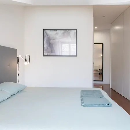 Apartment Spacious In *